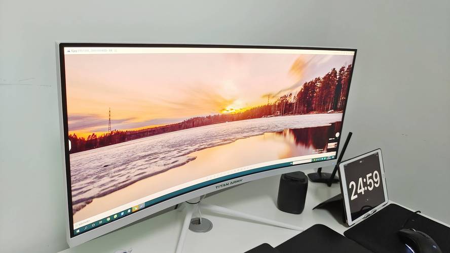 曲面屏和平面屏，到底选哪个更合适？-图2