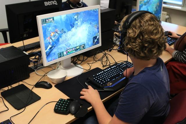 笔记本玩英雄联盟配置够吗？-图3