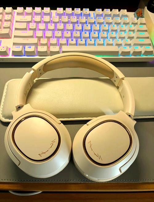 电脑耳机手机耳机能通用吗？-图1