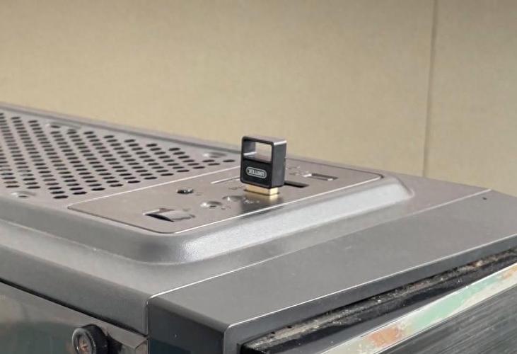 电脑耳机说话别人听不见怎么办？-图1