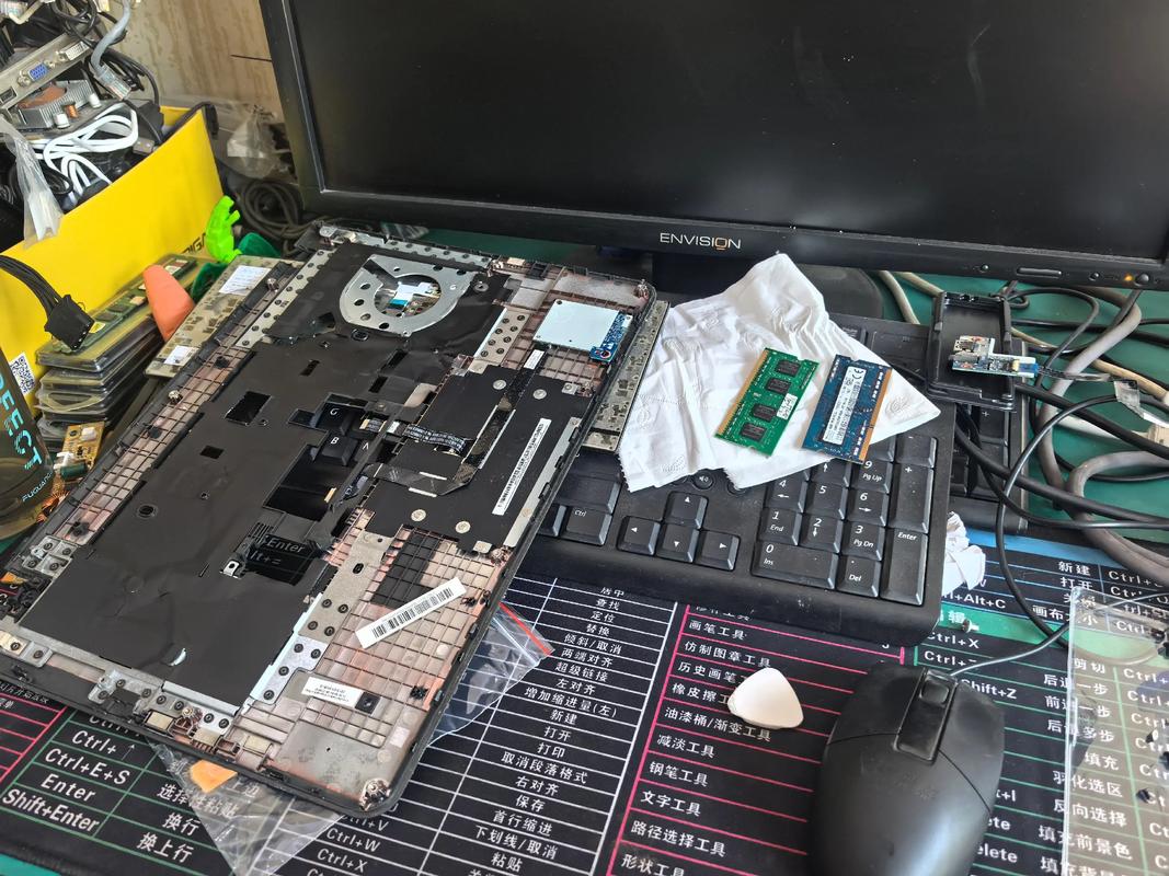 笔记本电池怎么拆？-图1