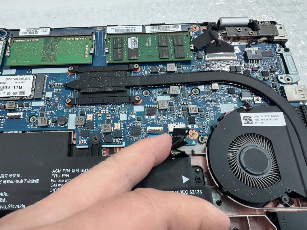 笔记本电池怎么换?-图1 笔记本电池怎么换?-图1