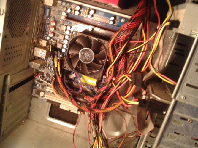 电脑坏了电源会有啥症状?-图2 电脑坏了电源会有啥症状?-图2