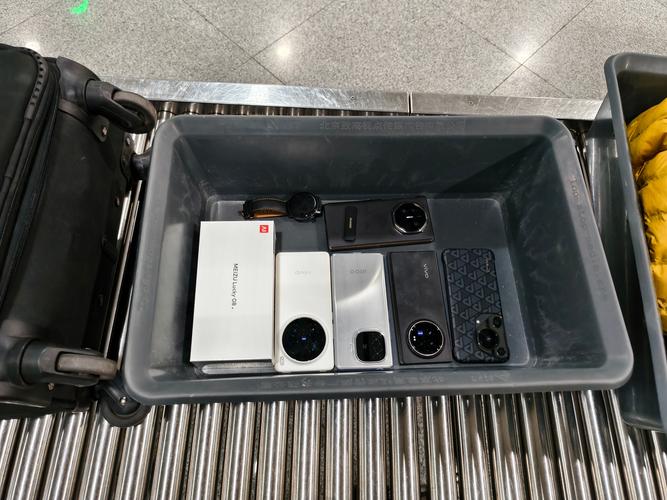 坐飞机能带笔记本电脑吗-图2 坐飞机能带笔记本电脑吗-图2