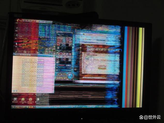 电脑屏幕花屏是哪些原因导致的？-图2