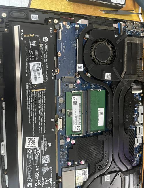 笔记本加装固态硬盘怎么操作？-图3