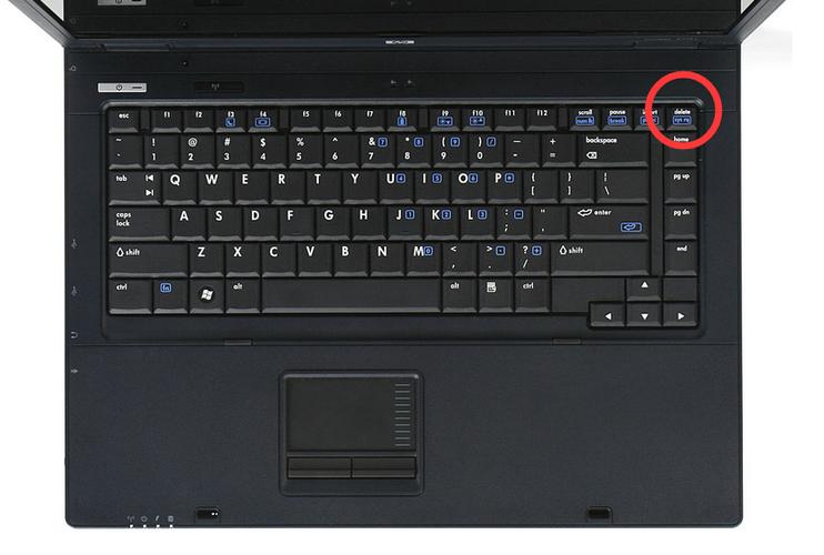 电脑delete键在键盘哪个位置？-图1